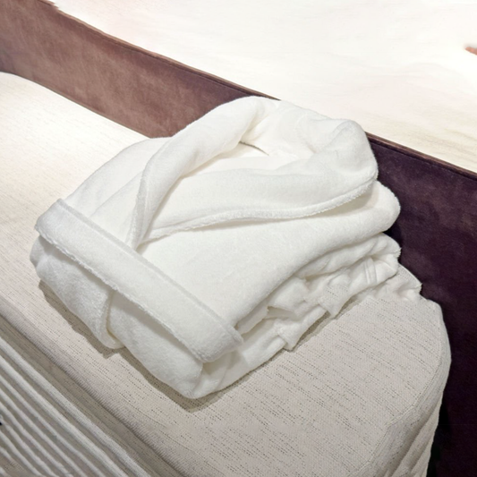 Luxury Premium Bathrobes / Adult Bathrobe / 100% cotton soft white bathrobe.